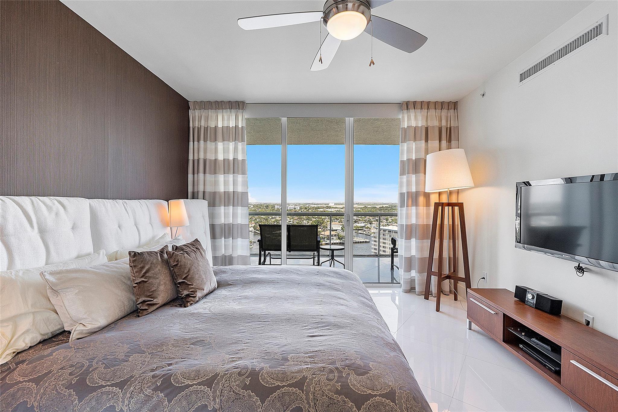 Plaza at Oceanside - Residential