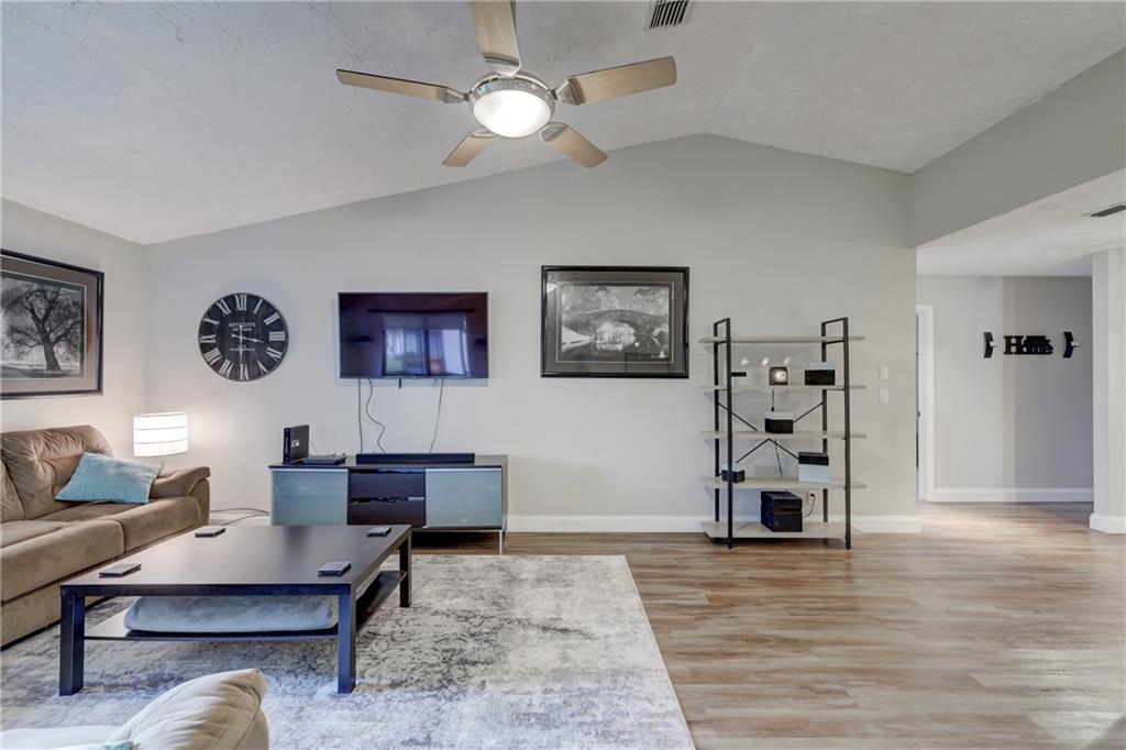 Countrywood 01 - Residential