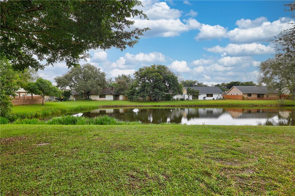 Countrywood 01 - Residential