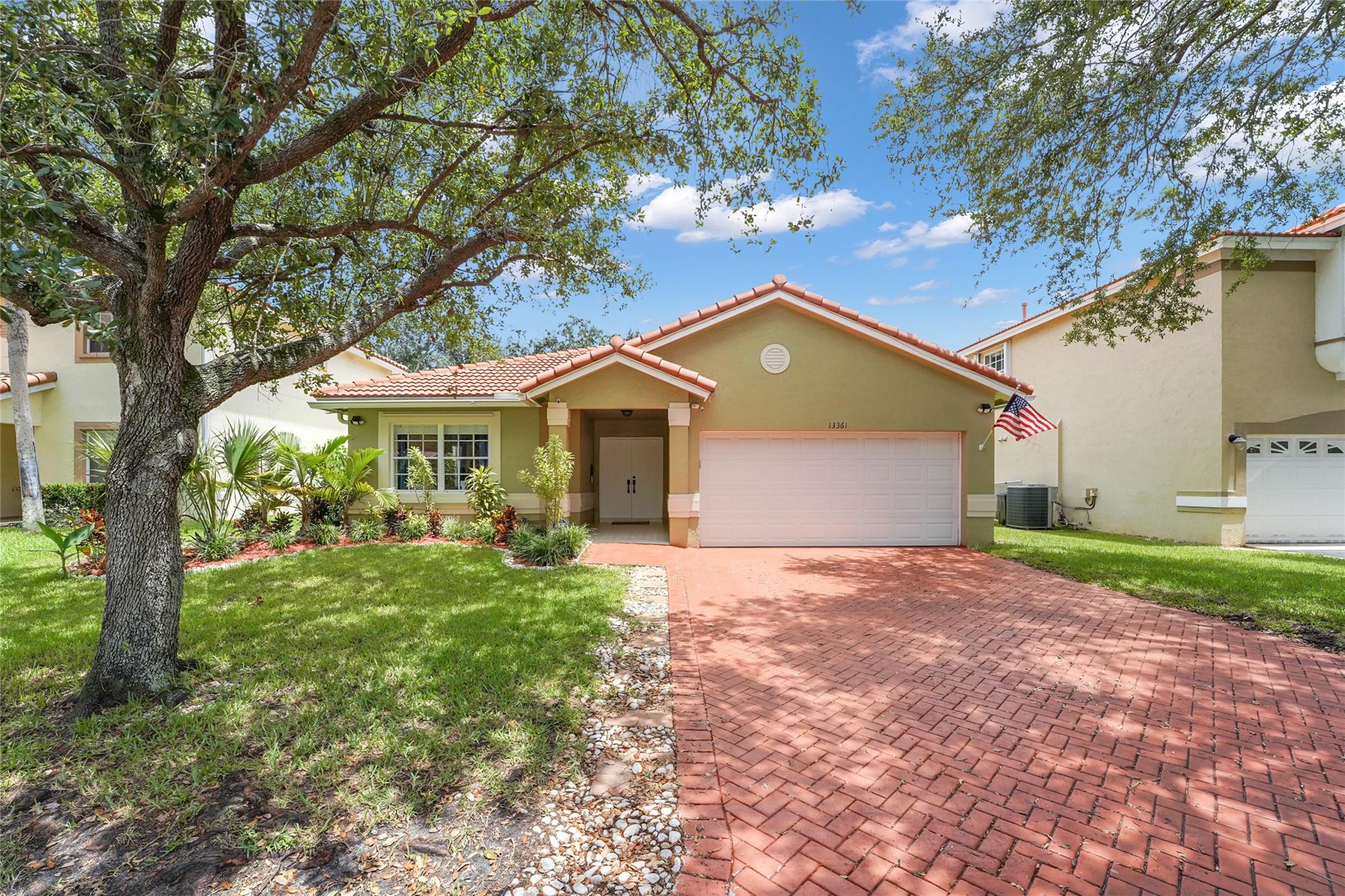 13361 NW 7th St, Plantation, FL, 33325/$639,000 1 13361 NW 7th St