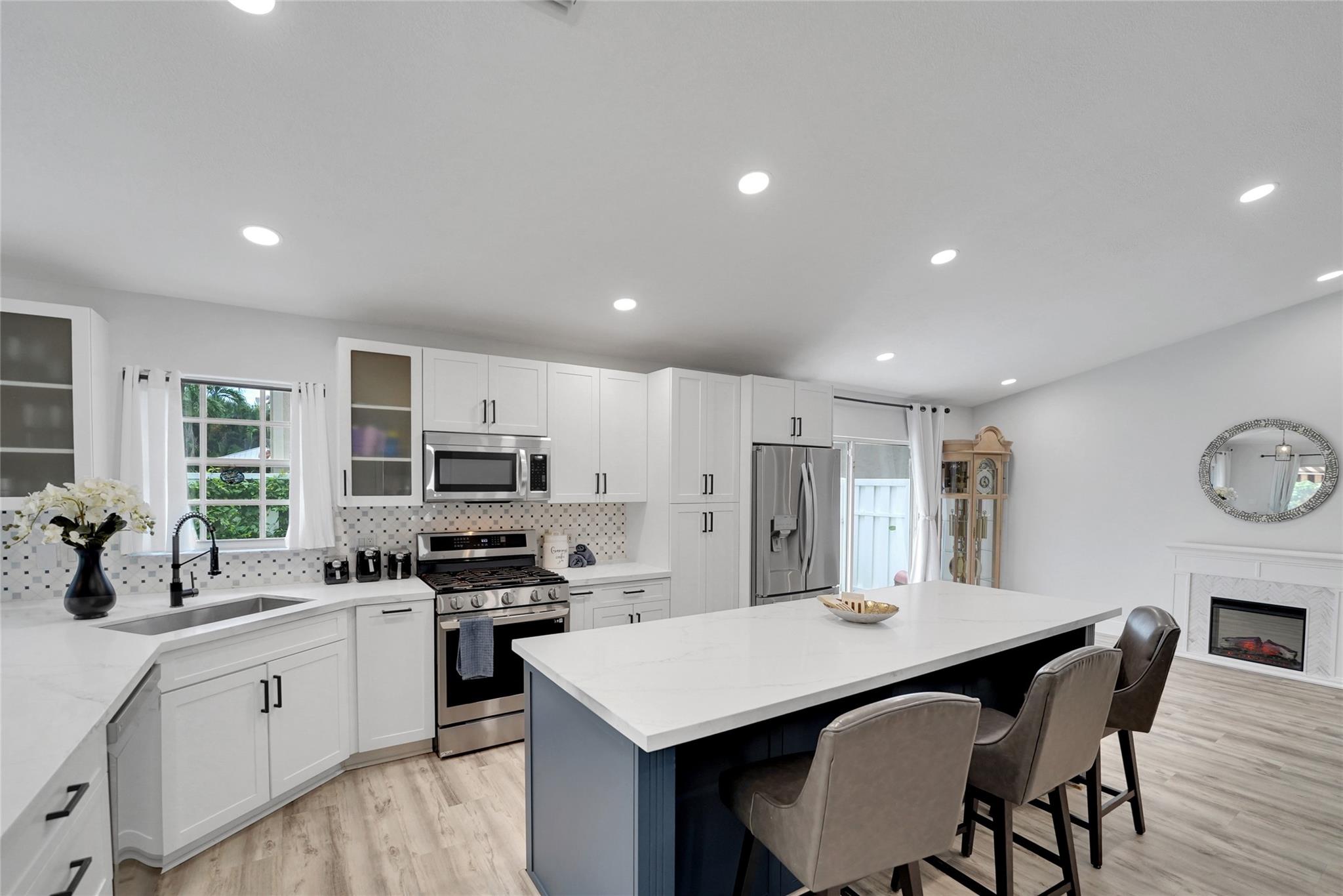13361 NW 7th St, Plantation, FL, 33325/$639,000 4 13361 NW 7th St