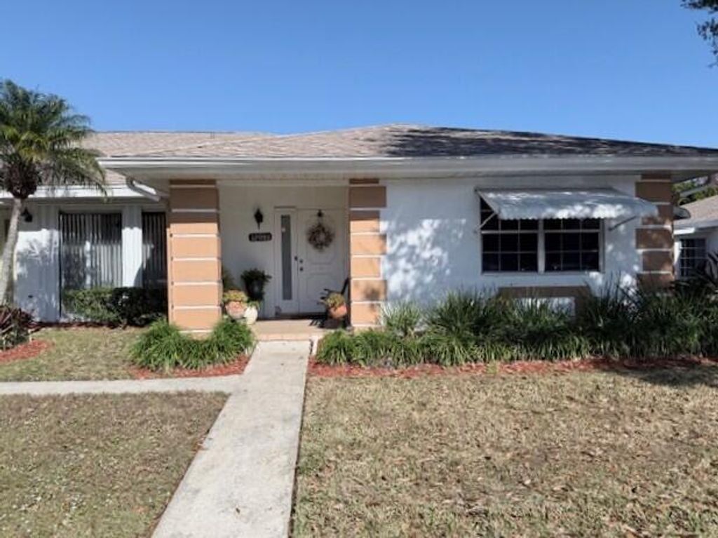 Photo of 1206 S Lakes End Drive #D, Fort Pierce, FL 34982 (MLS # R11157837)