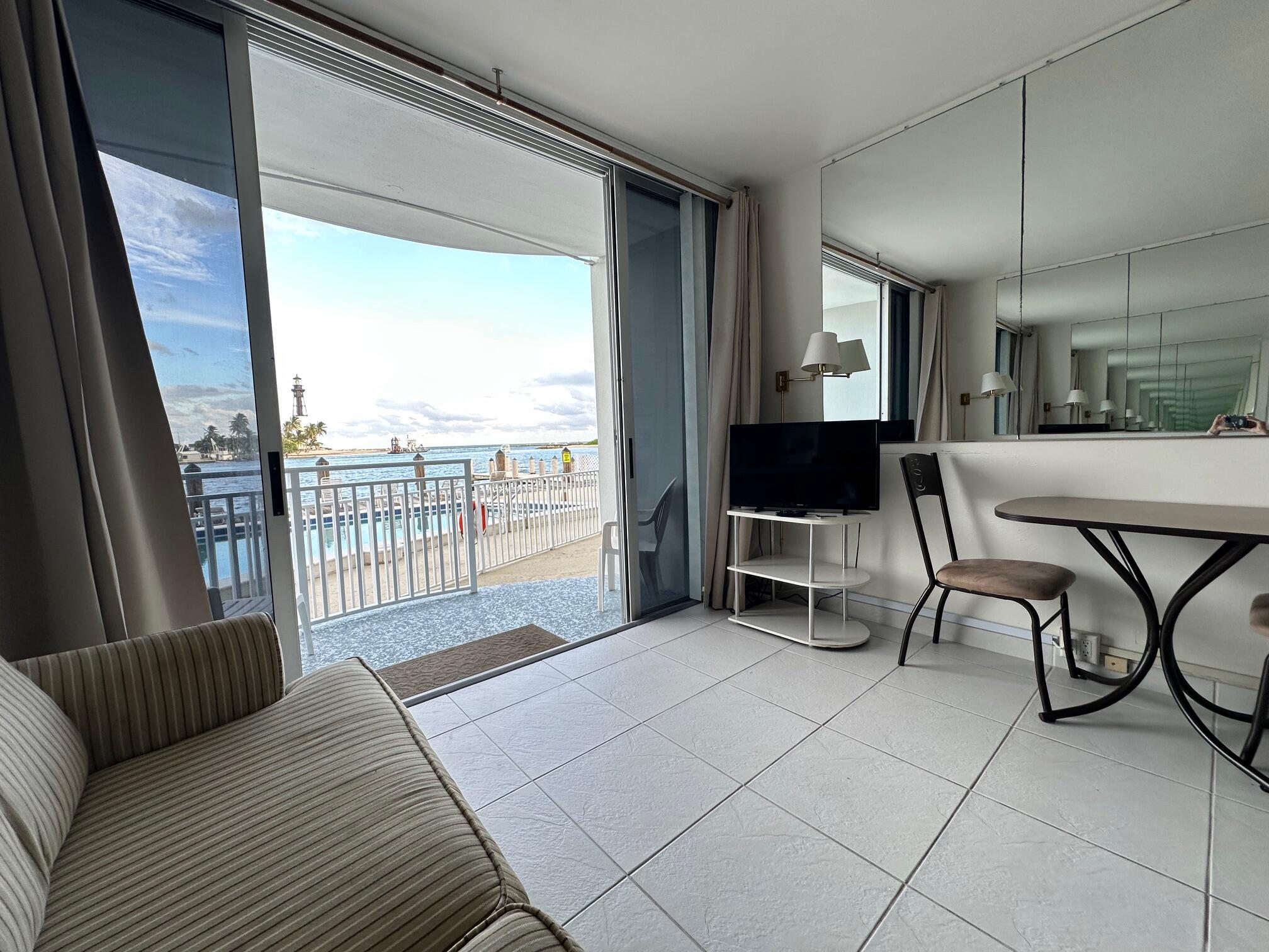 2508 Bay Drive
