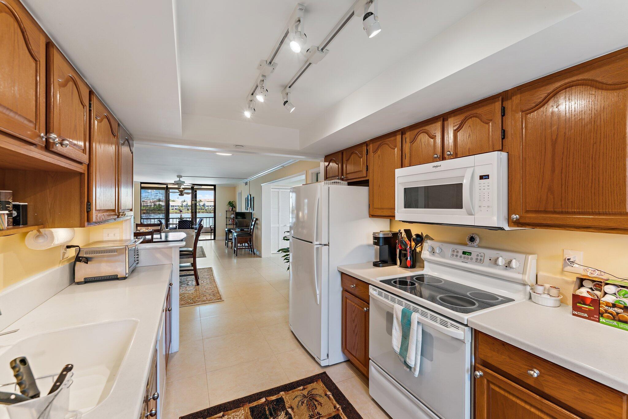 JUPITER COVE CONDO - Residential