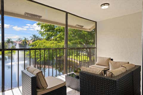 Tiny photo for 5521 Coach House Circle #G, Boca Raton, FL 33486 (MLS # B26025793)