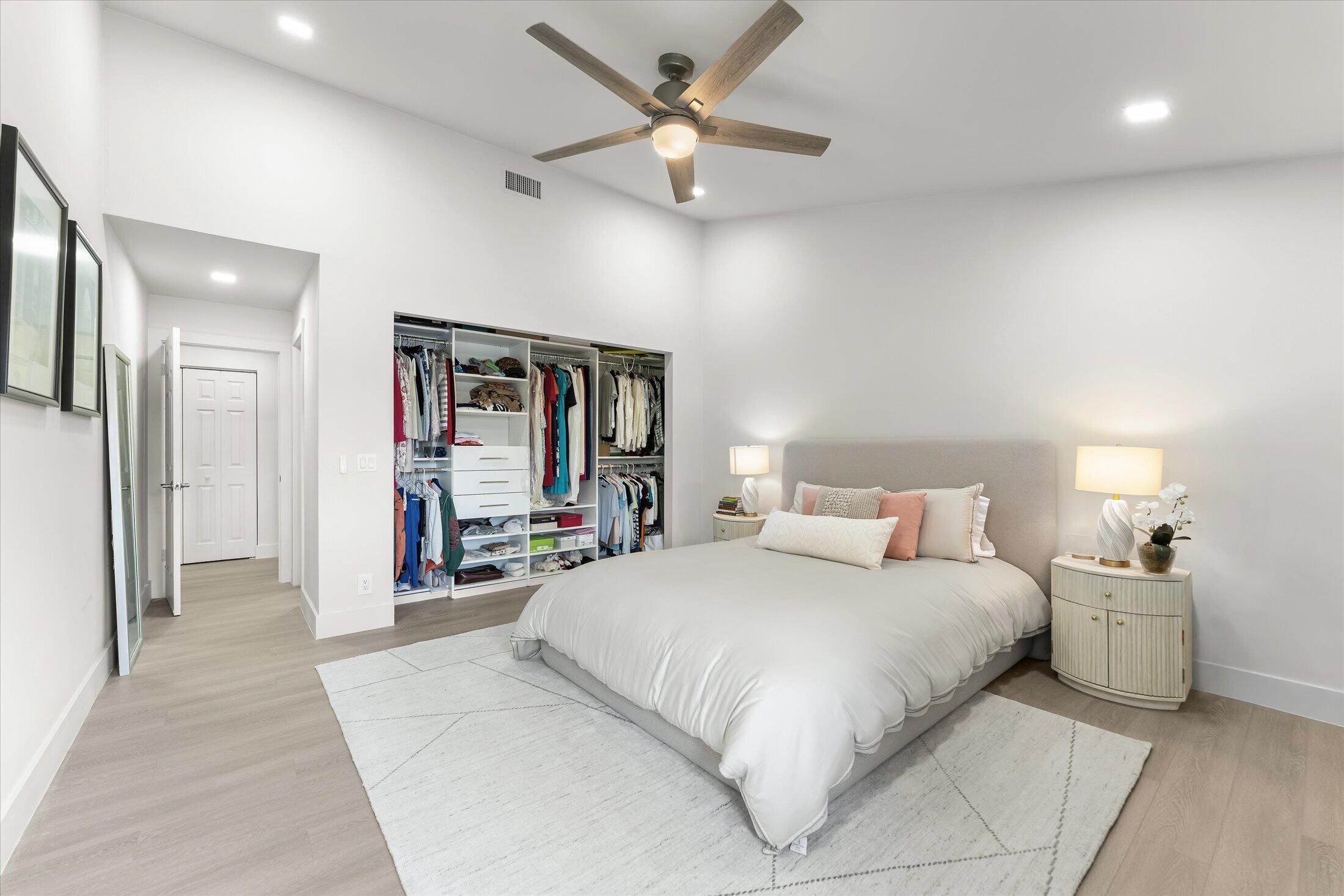 COACH HOUSES OF TOWN PLACE CONDO - Residential