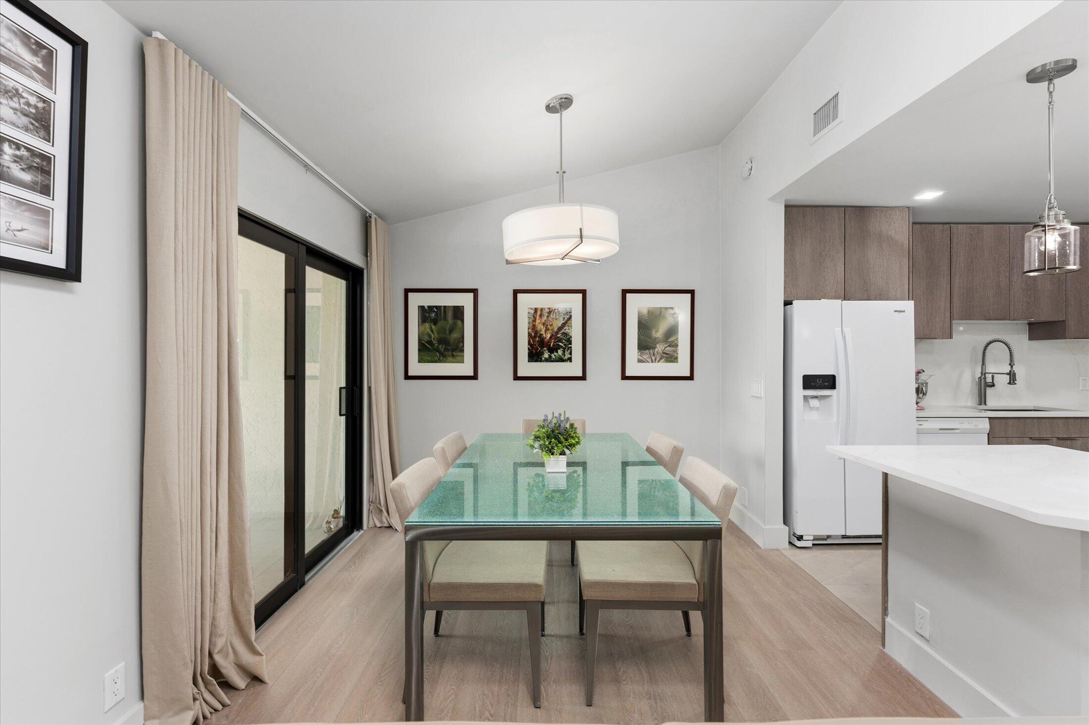 COACH HOUSES OF TOWN PLACE CONDO - Residential