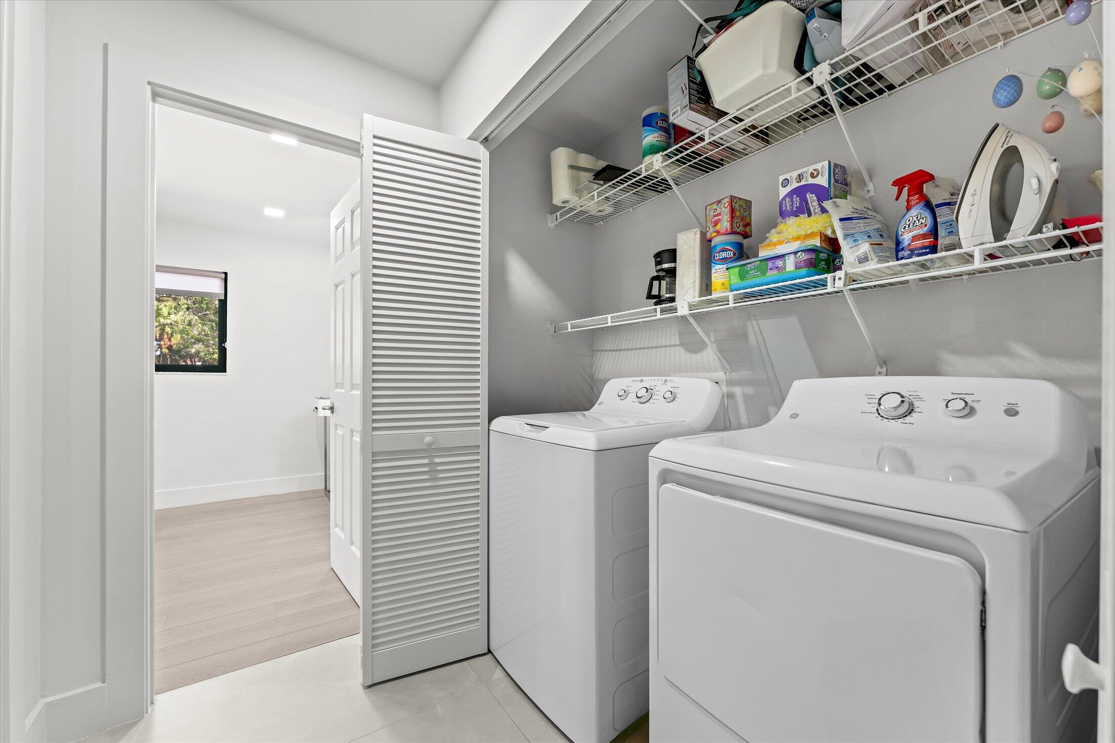 COACH HOUSES OF TOWN PLACE CONDO - Residential