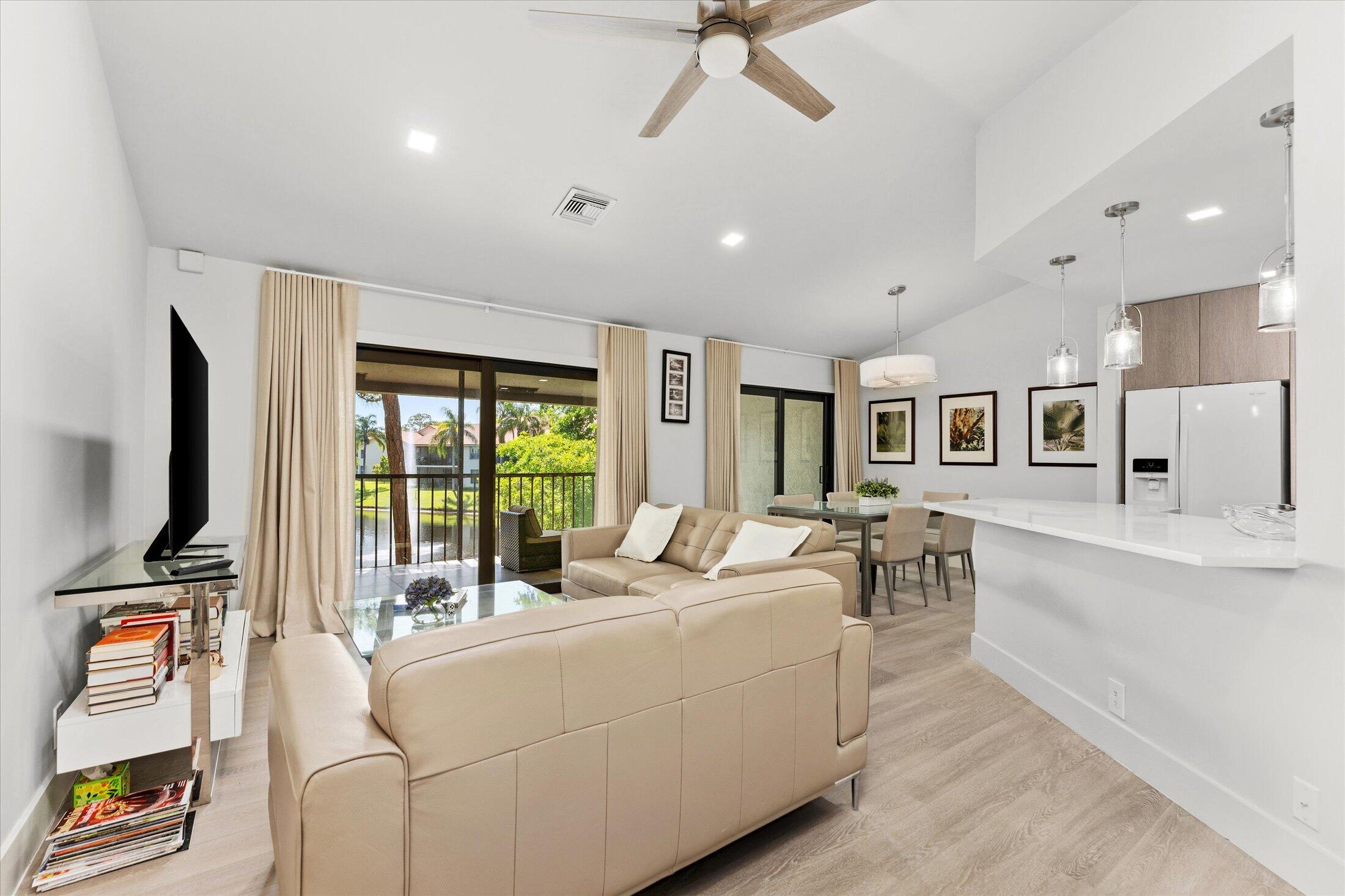 COACH HOUSES OF TOWN PLACE CONDO - Residential
