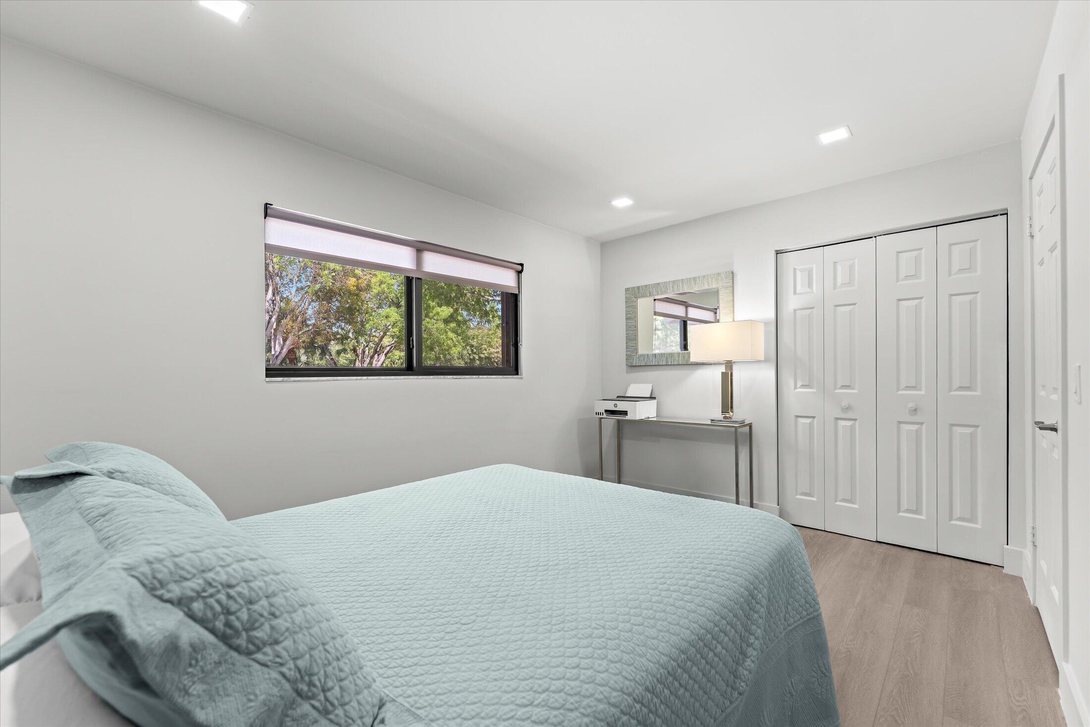 COACH HOUSES OF TOWN PLACE CONDO - Residential