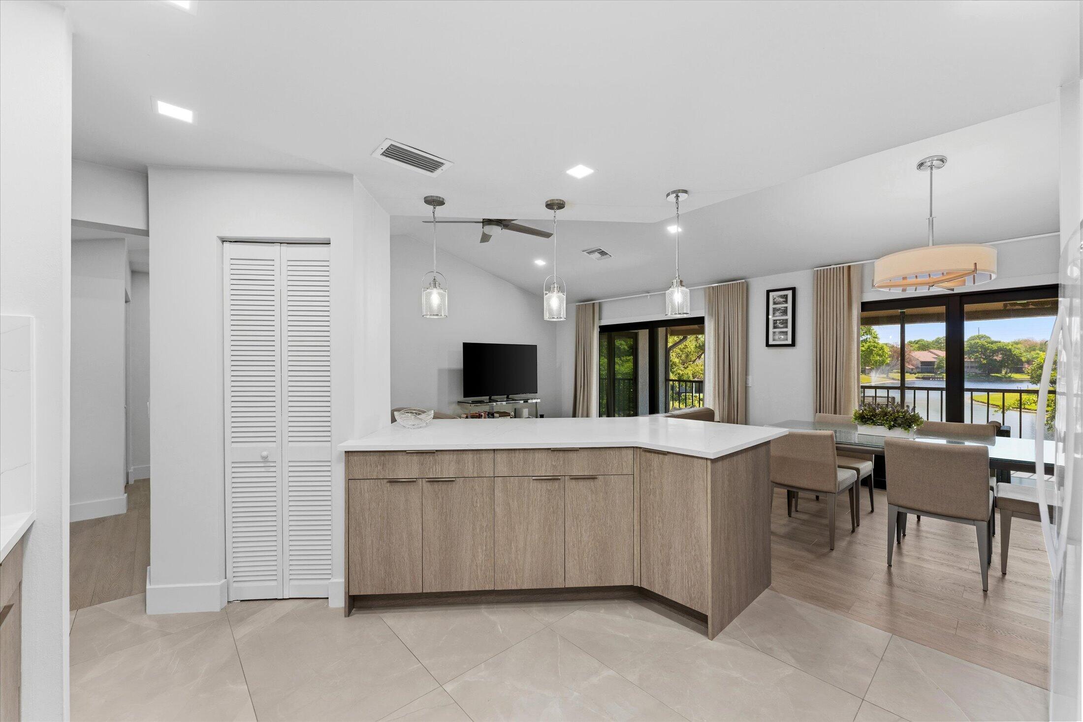 COACH HOUSES OF TOWN PLACE CONDO - Residential