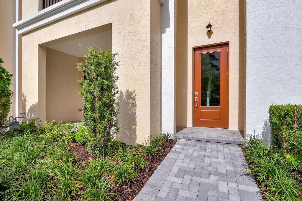 Photo of 12572 Gross Pointe Drive, Palm Beach Gardens, FL 33418 (MLS # R11078036)