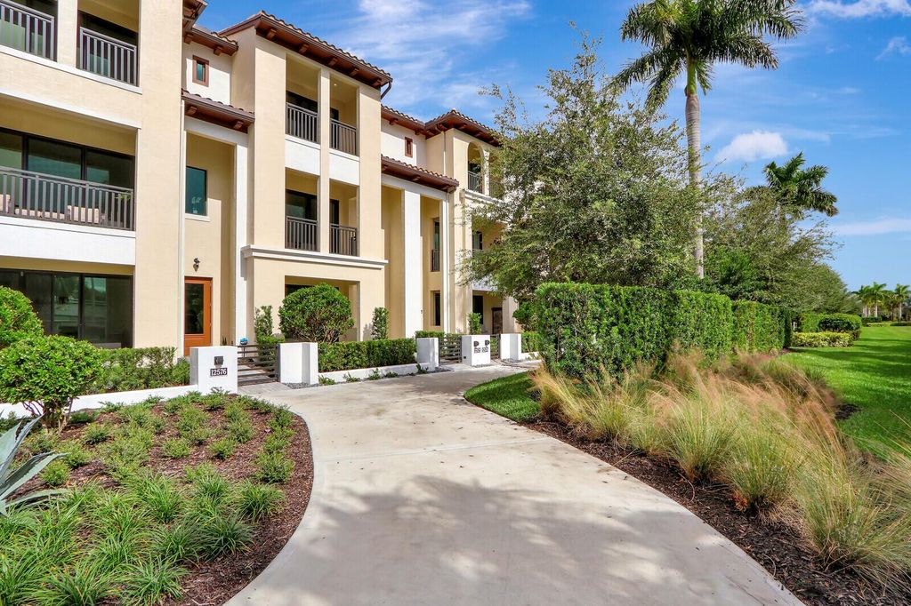 Photo of 12572 Gross Pointe Drive, Palm Beach Gardens, FL 33418 (MLS # R11078036)