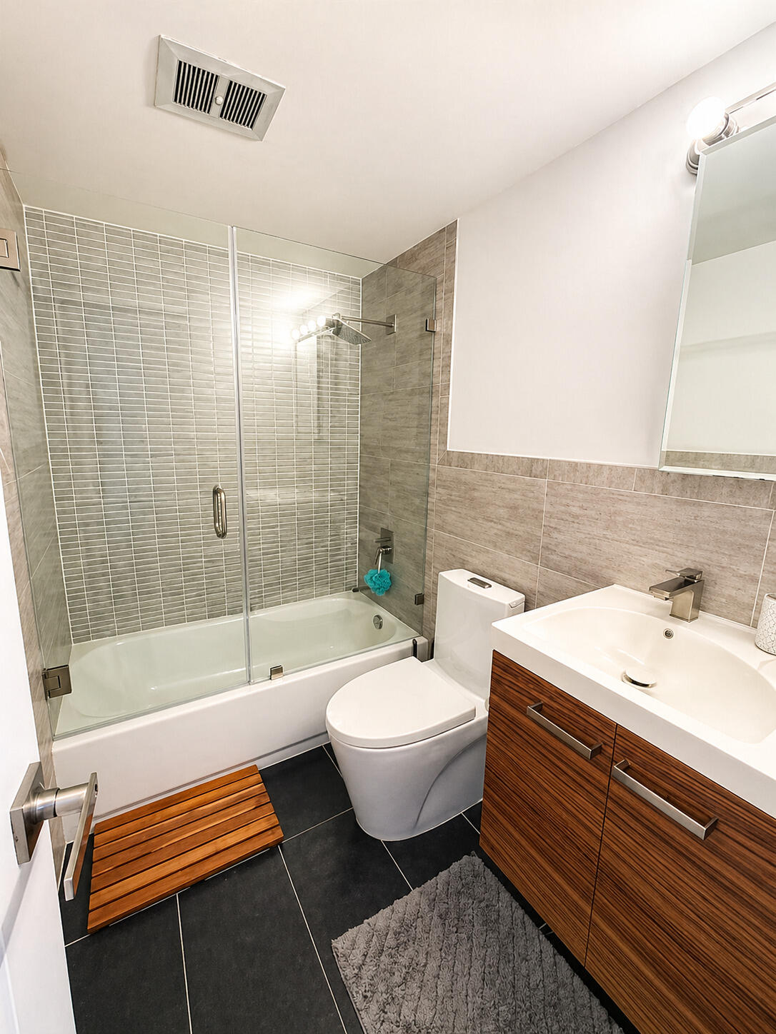 RIO VISTA ISLES - Residential