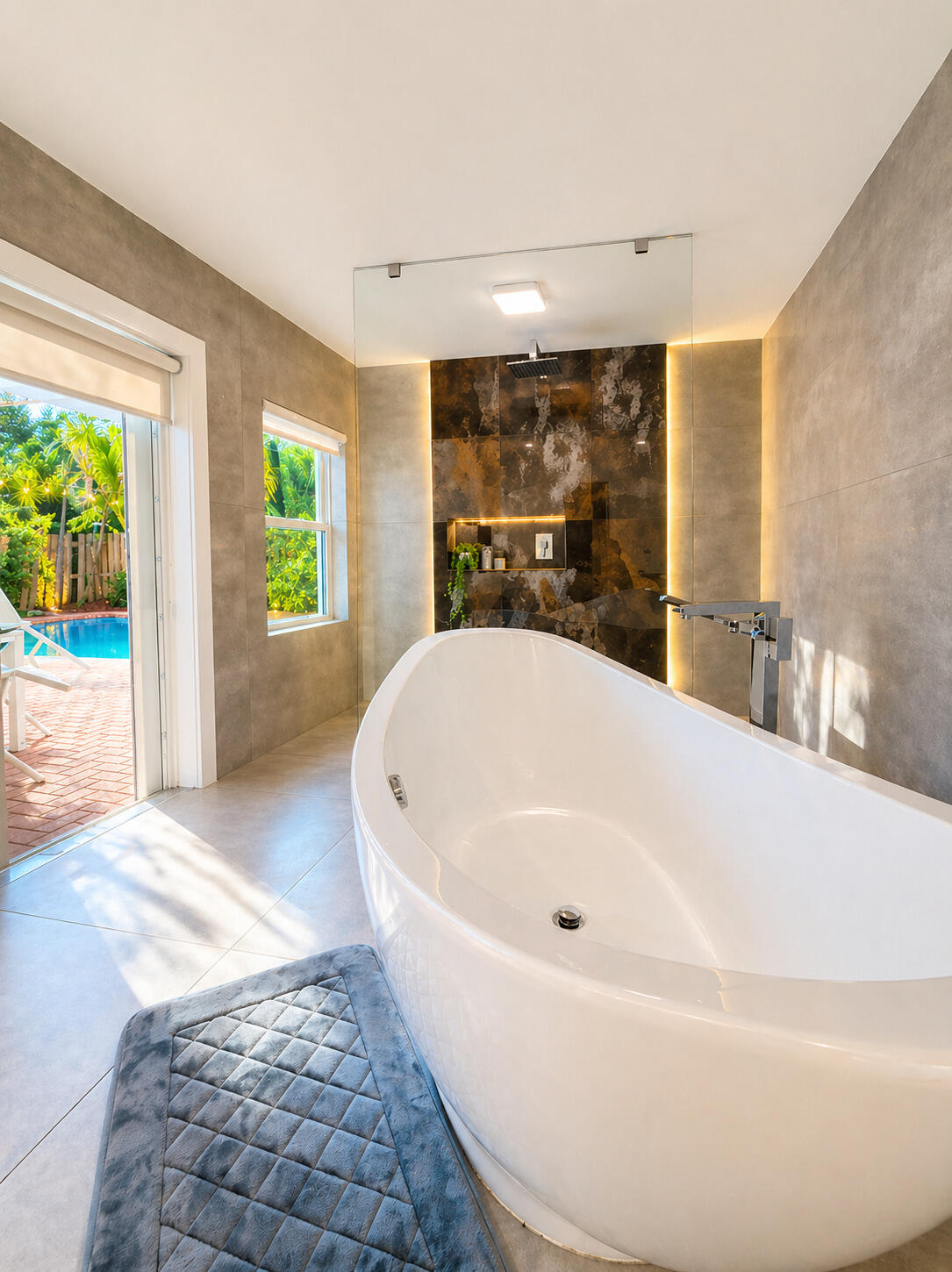 RIO VISTA ISLES - Residential