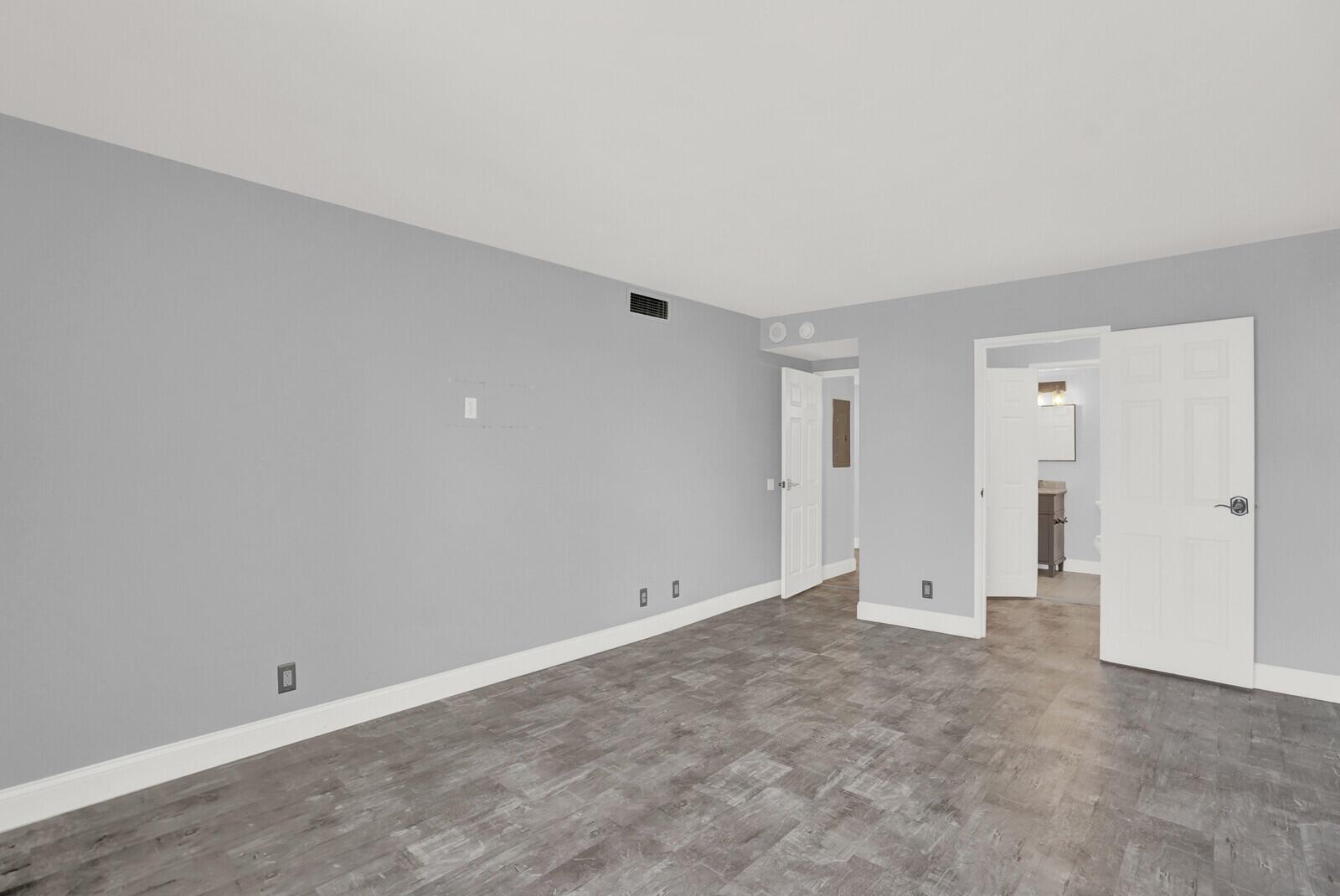 SEAGRAPE CONDO - Residential