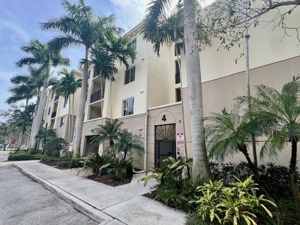 Photo of 4 Renaissance Way #212, Boynton Beach, FL 33426 (MLS # R10987297)
