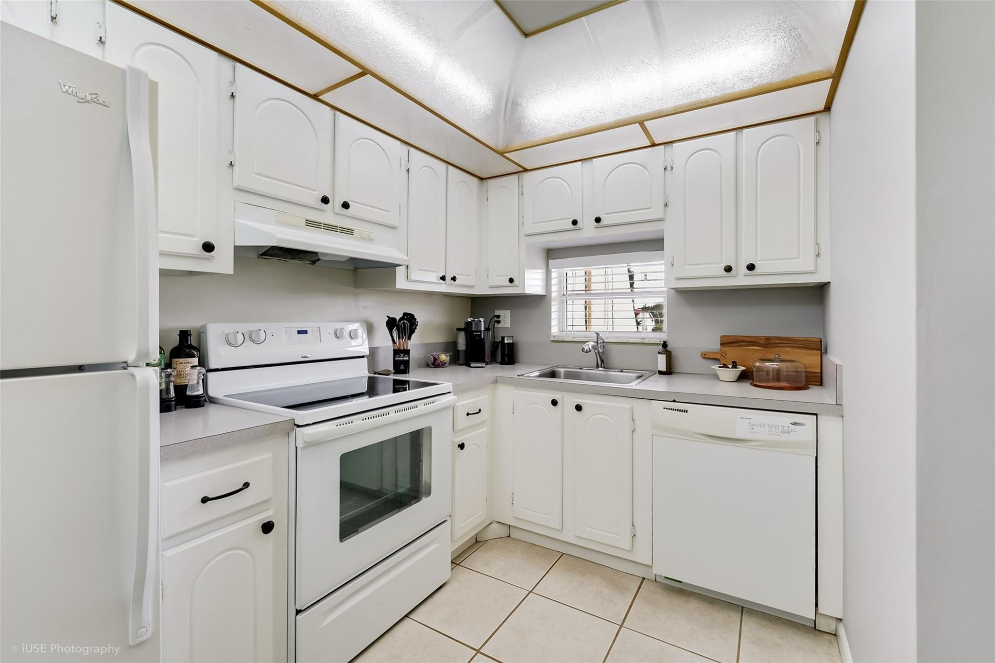 HOLLYBROOK GOLF AND TENNI - Residential