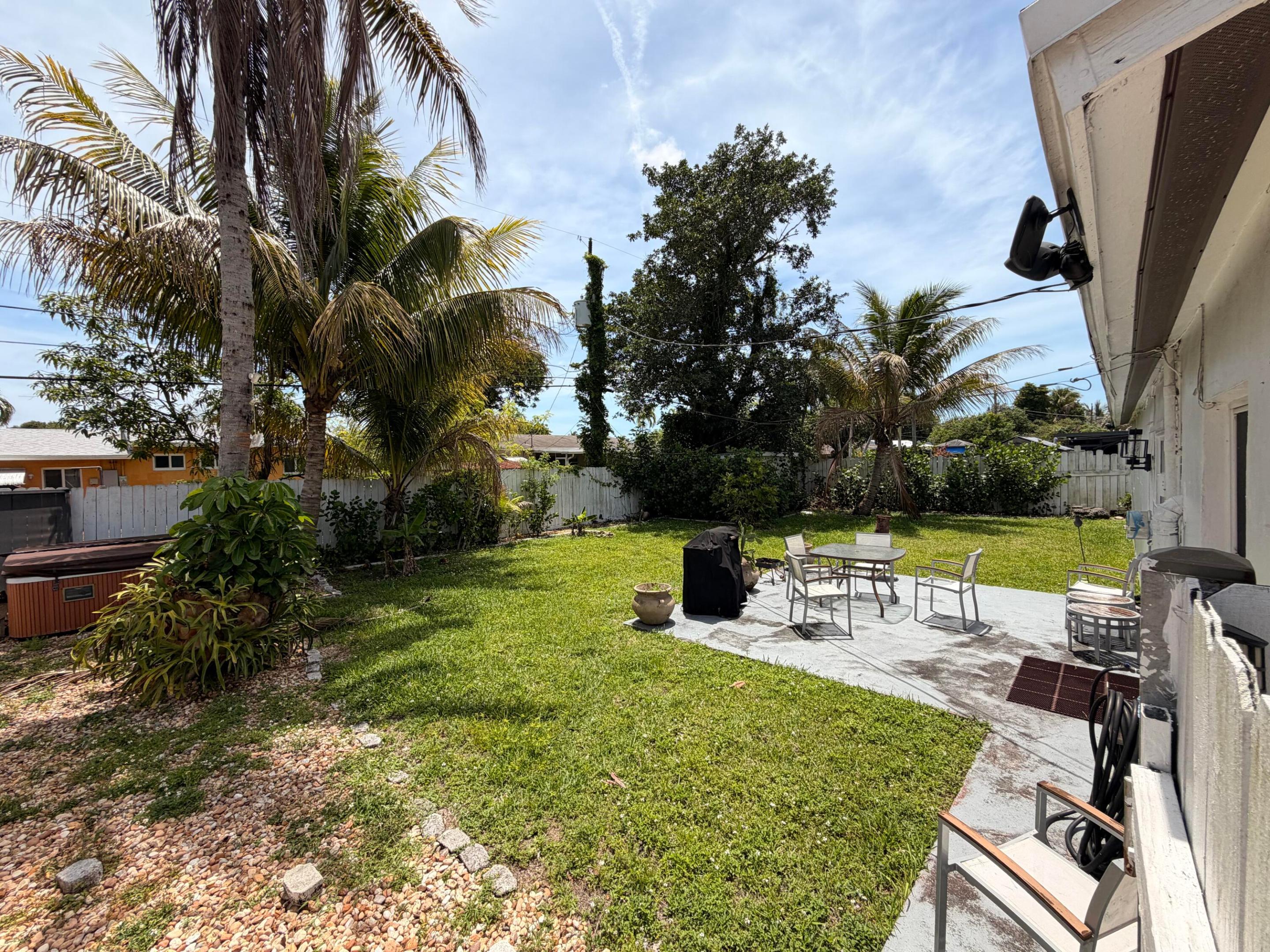 BROADVIEW COUNTRY CLUB - Residential