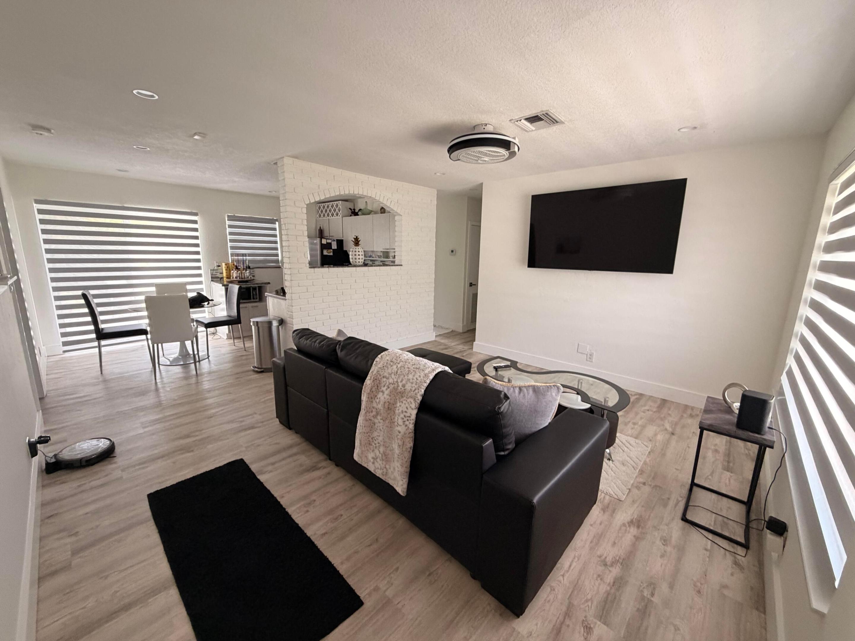 BROADVIEW COUNTRY CLUB - Residential