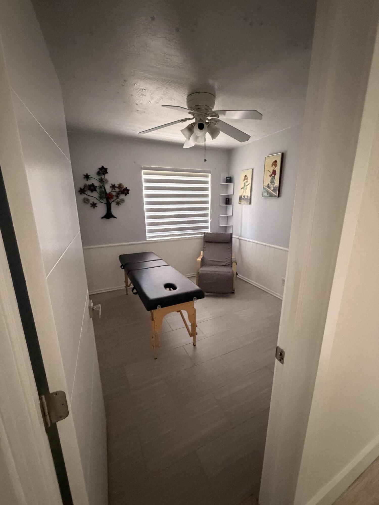 BROADVIEW COUNTRY CLUB - Residential