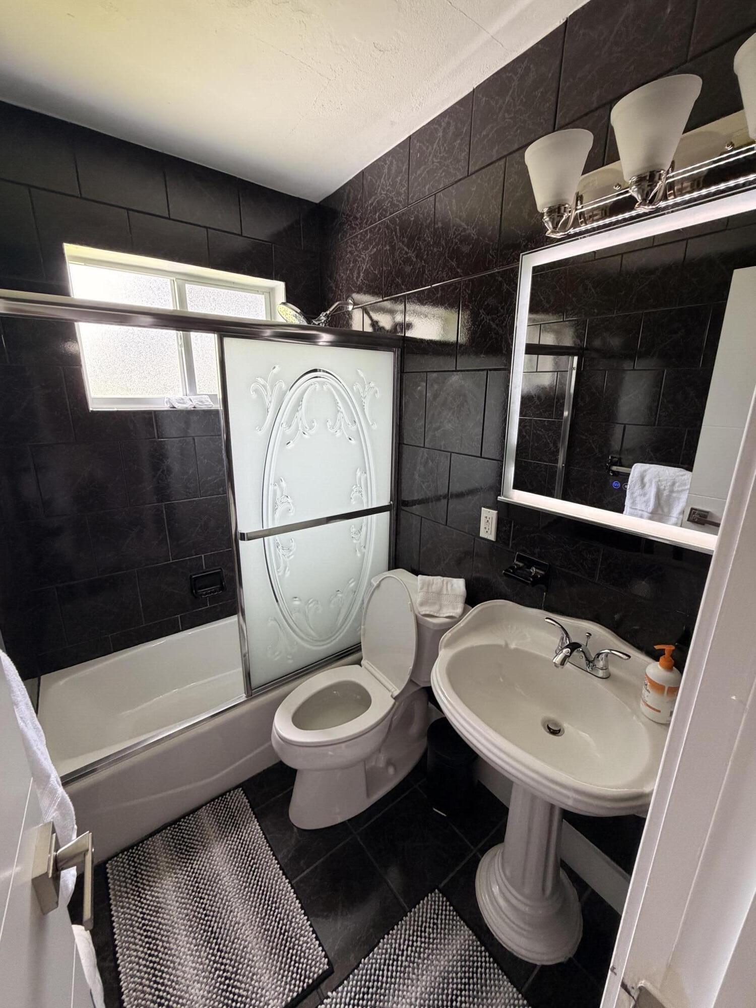 BROADVIEW COUNTRY CLUB - Residential
