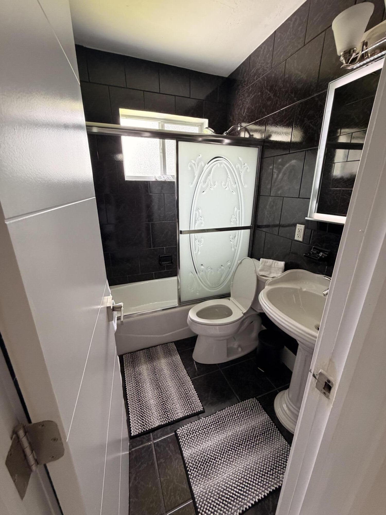 BROADVIEW COUNTRY CLUB - Residential