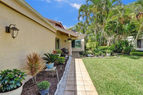 Tiny photo for 5577 Ainsley Court, Boynton Beach, FL 33437 (MLS # B26069992)