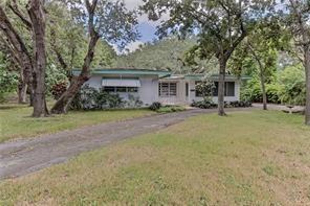 Photo of 2451 SW 15th Ave, Fort Lauderdale, FL 33315 (MLS # F10253912)
