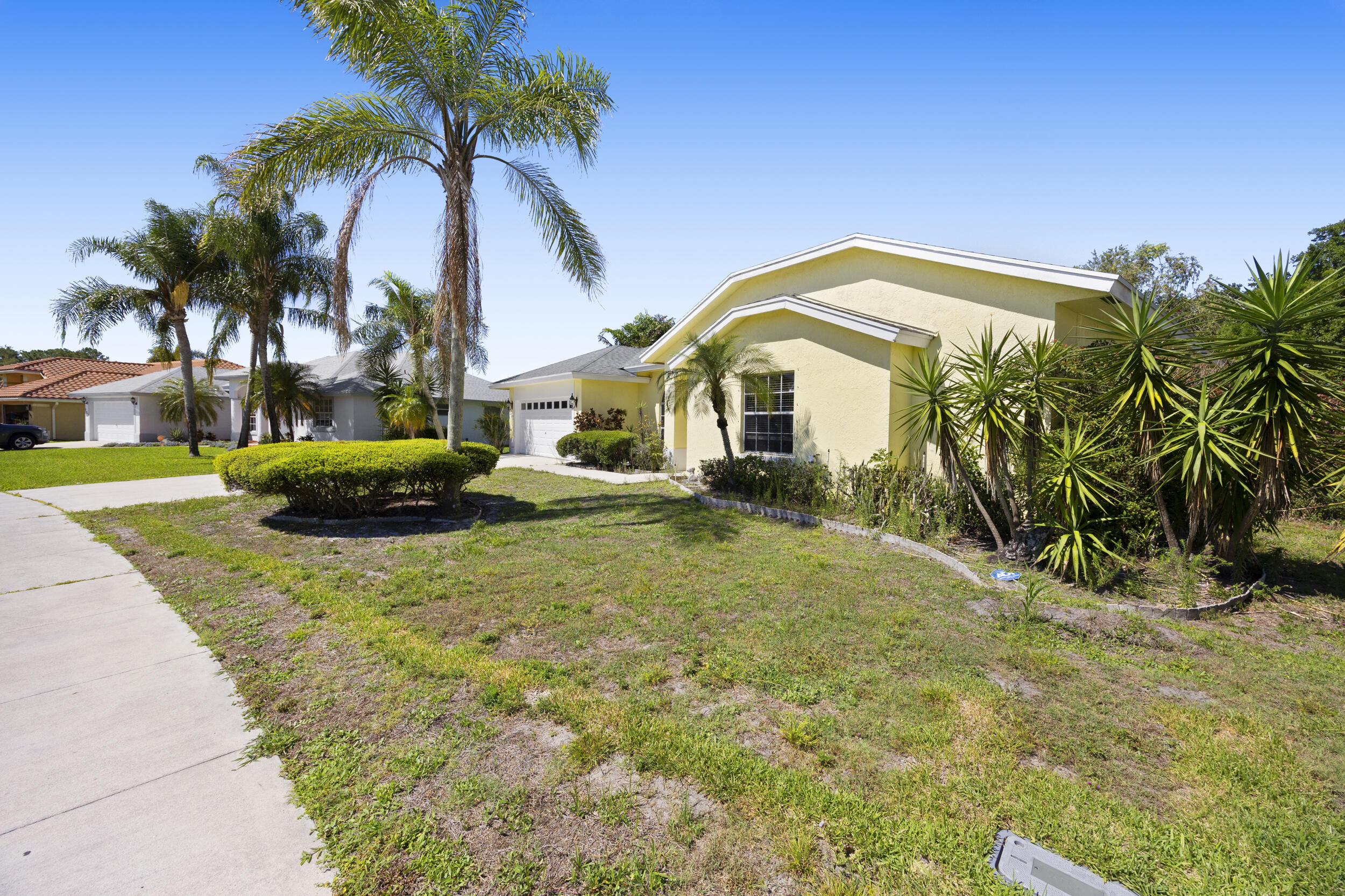 Properties 105 Monterey Way