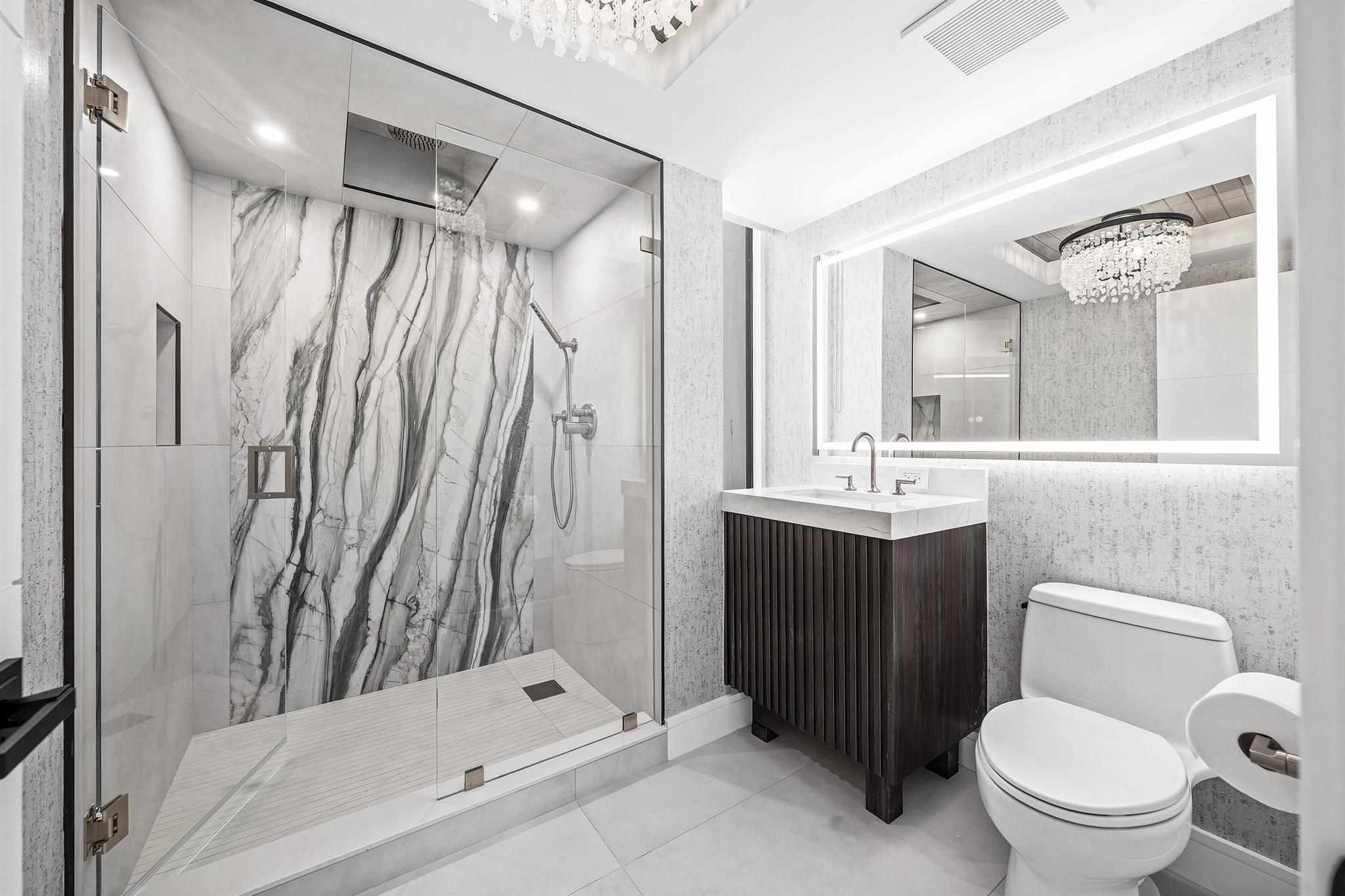 PLAZA OF THE PALM BEACHES - Residential