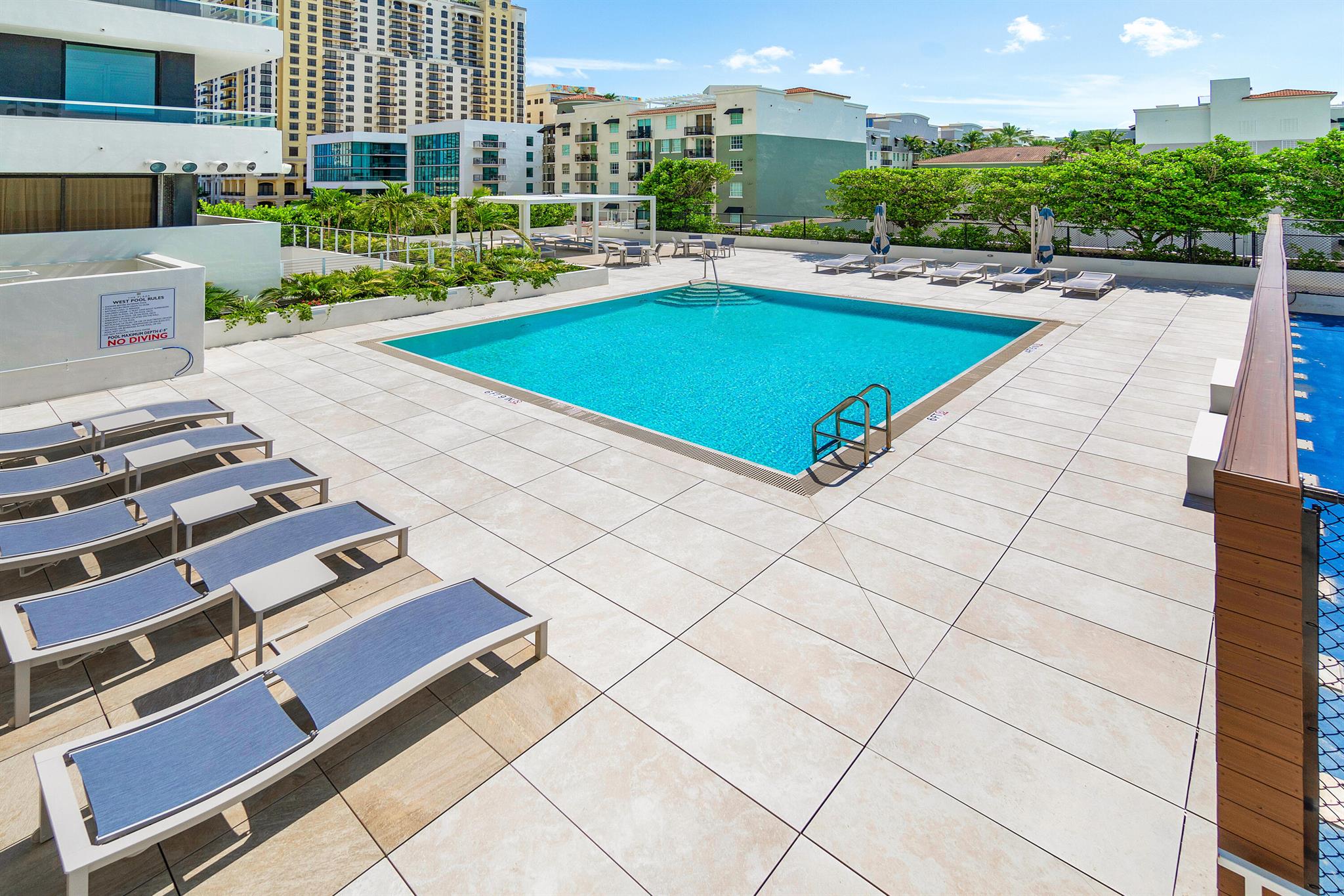 PLAZA OF THE PALM BEACHES - Residential