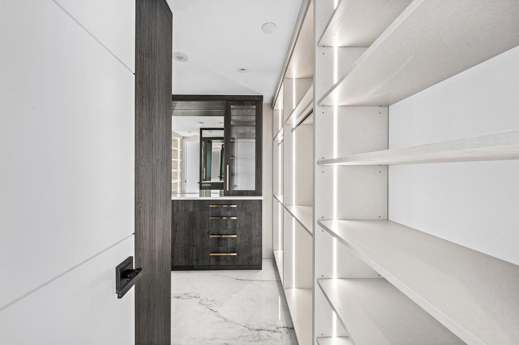 PLAZA OF THE PALM BEACHES - Residential