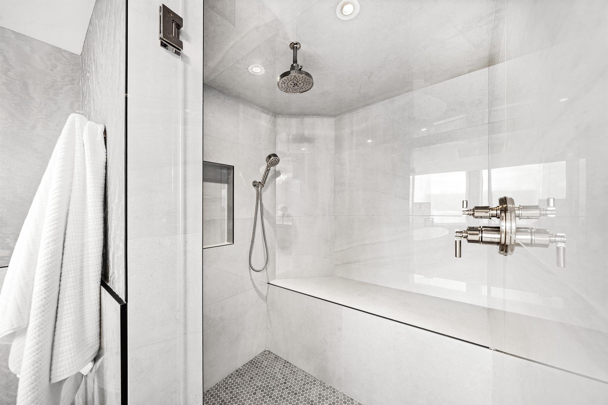 PLAZA OF THE PALM BEACHES - Residential