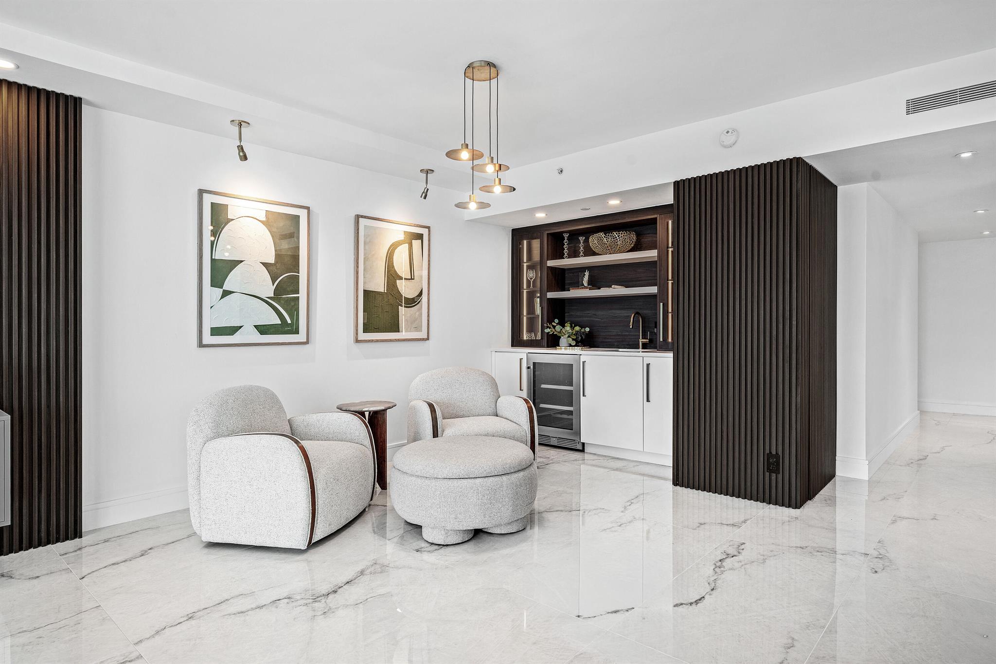 PLAZA OF THE PALM BEACHES - Residential