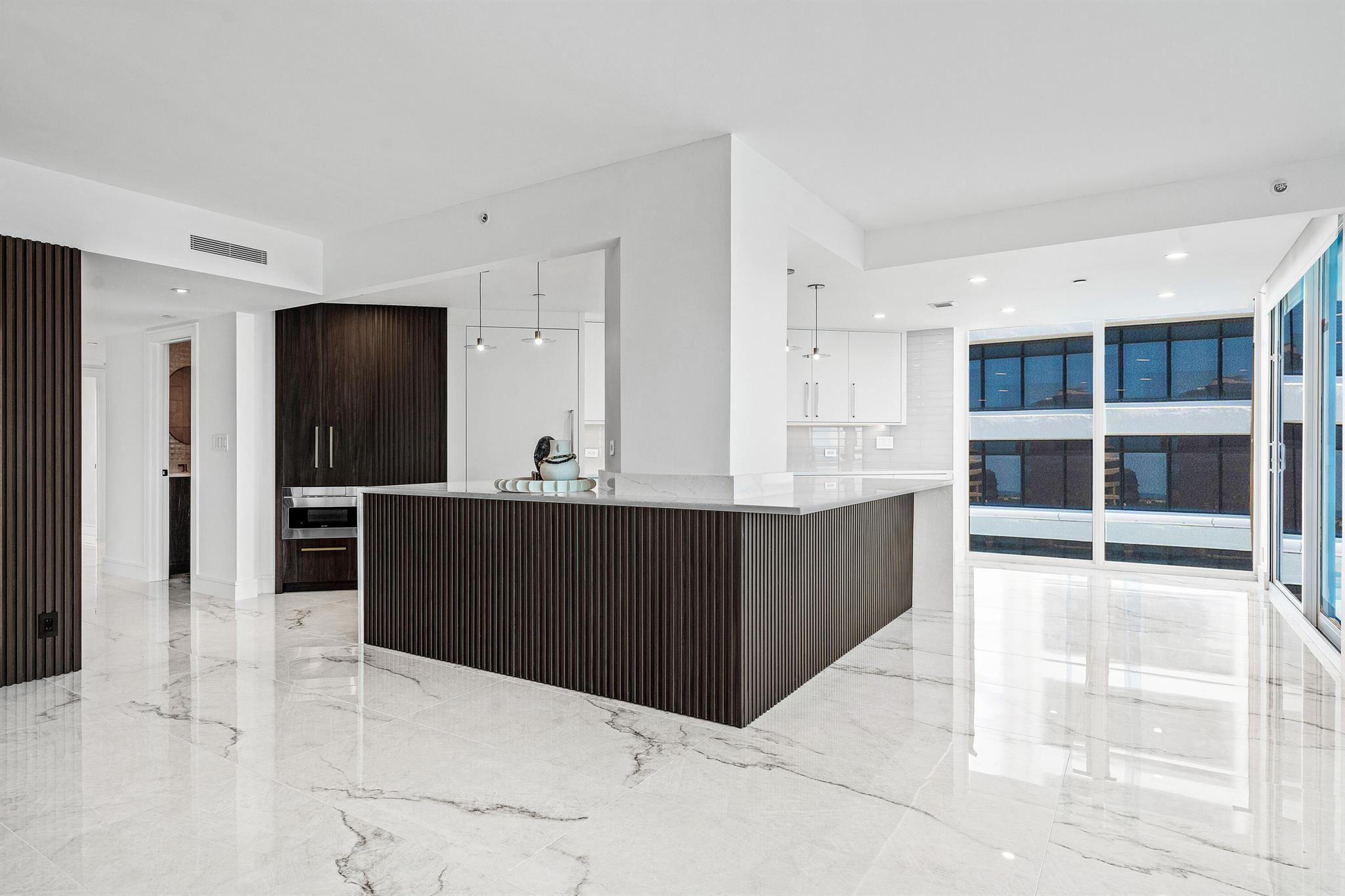 PLAZA OF THE PALM BEACHES - Residential