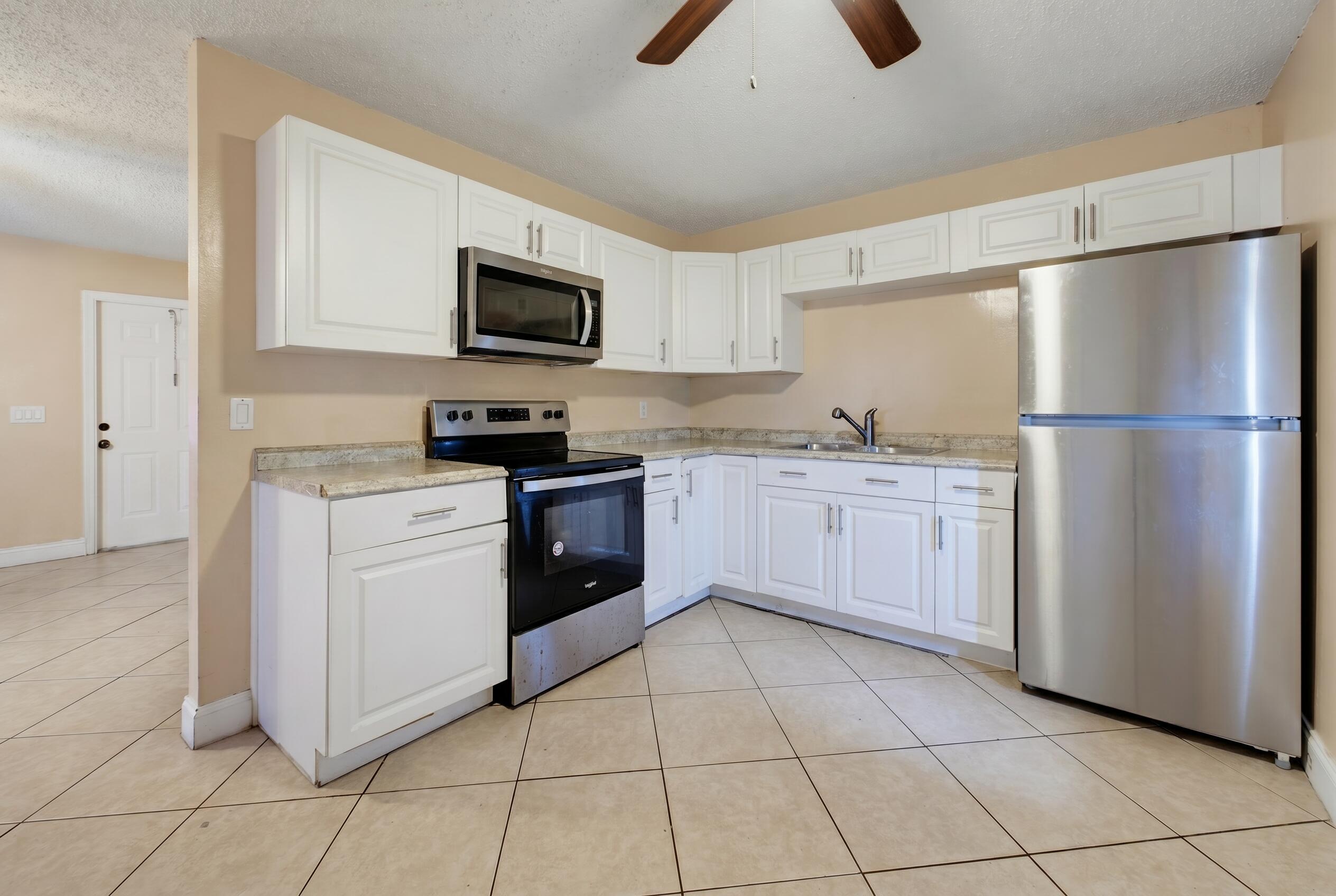 1525 W 17th Street
