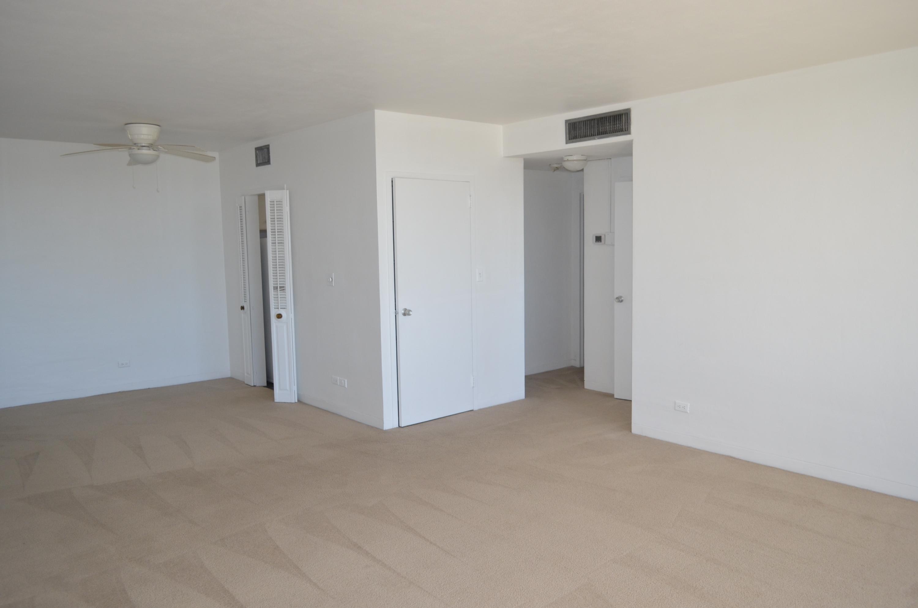 LA FONTANA APTS OF PALM BEACH INC - Residential Lease