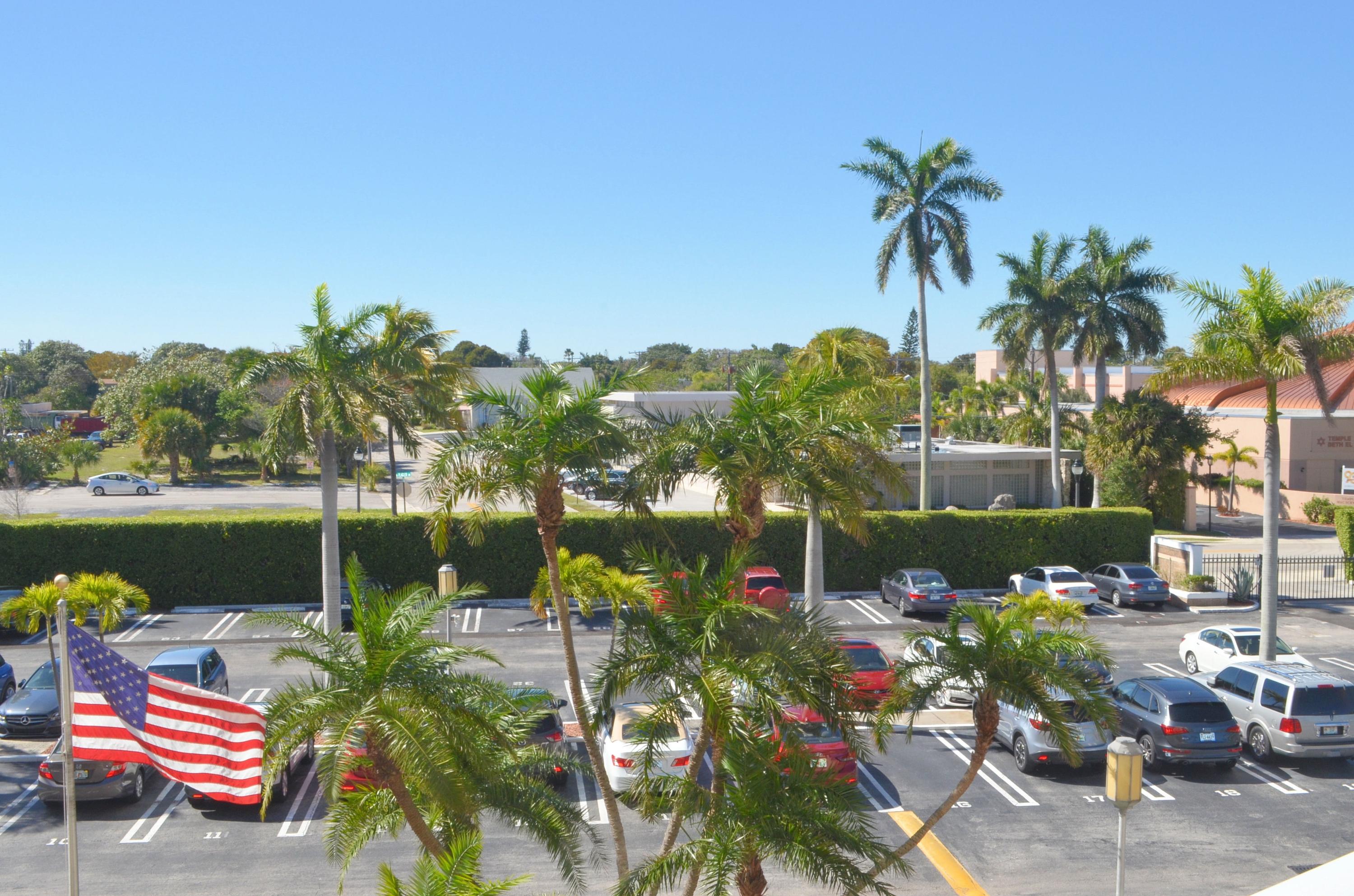 LA FONTANA APTS OF PALM BEACH INC - Residential Lease