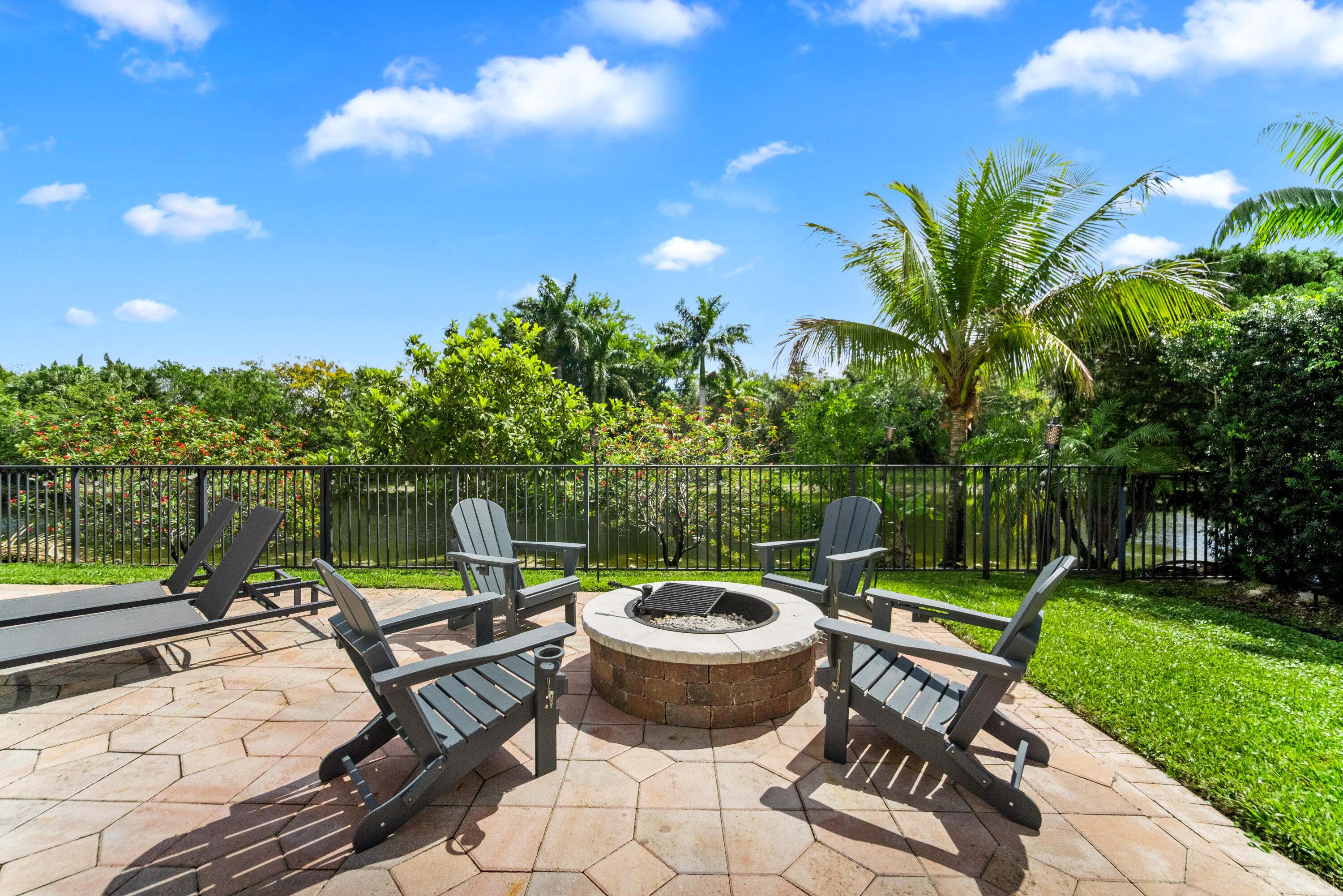 PARKLAND ESTATES 174 69 - Residential