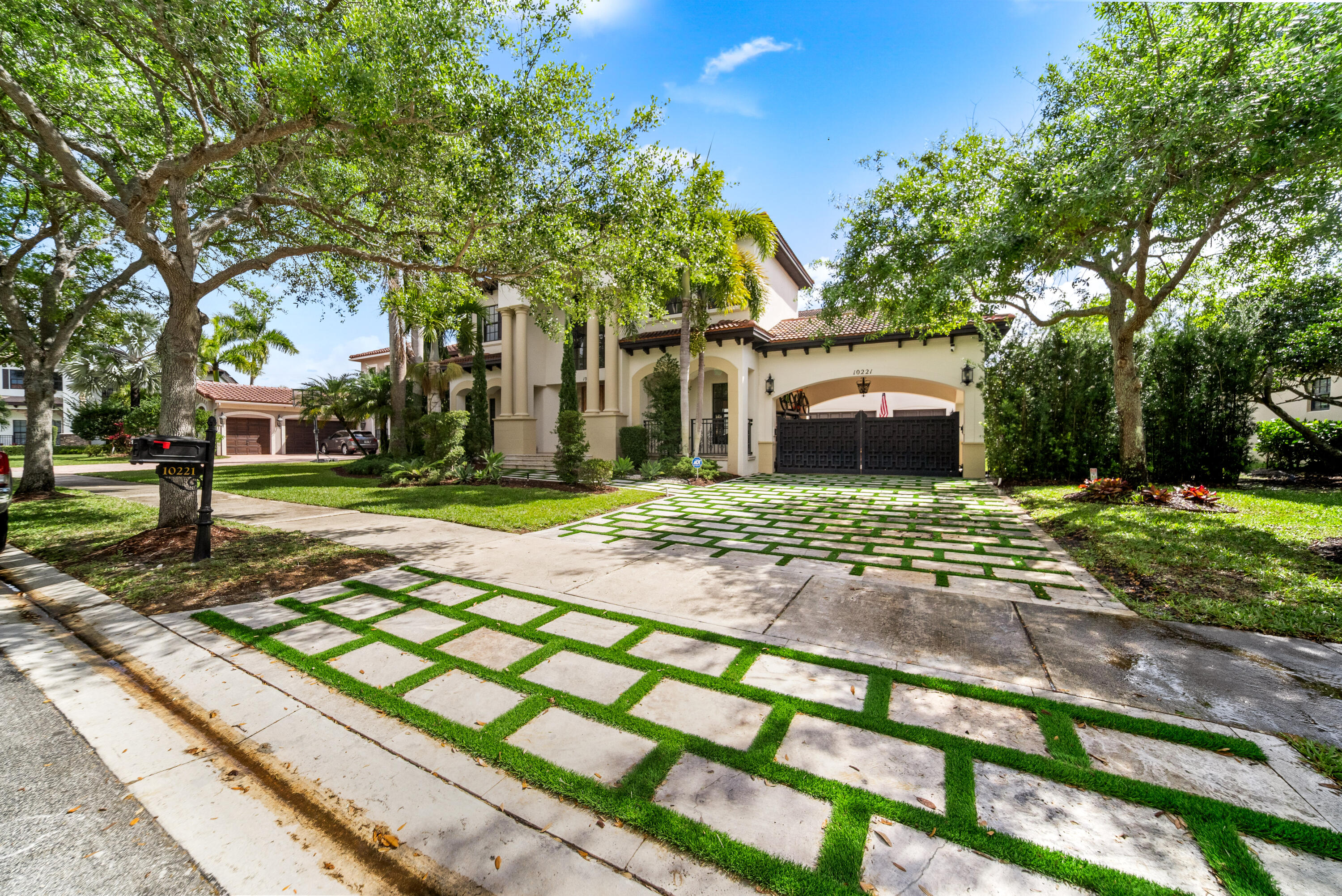 PARKLAND ESTATES 174 69 - Residential