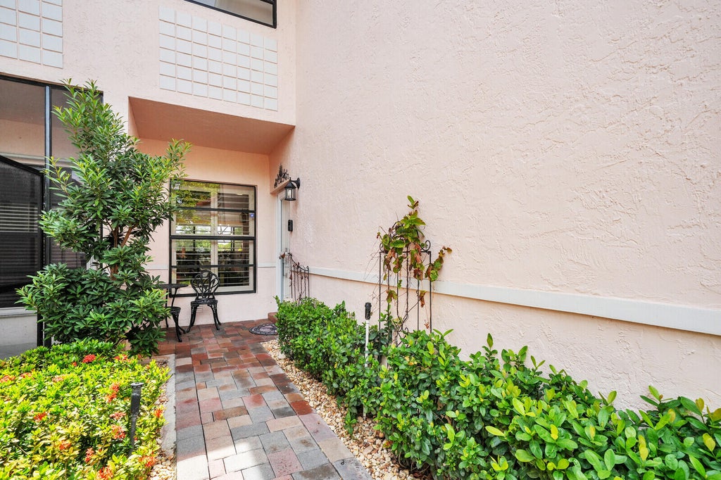 Photo of 8634 VÃ­a Reale #75l, Boca Raton, FL 33496 (MLS # B26043335)