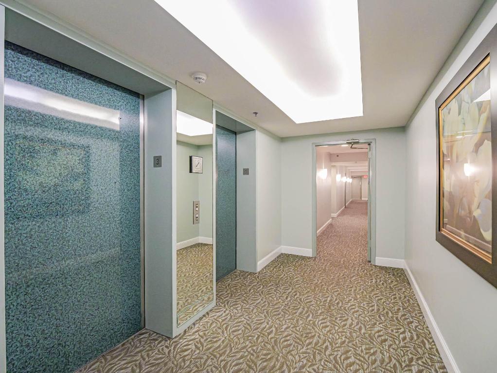 AQUANIQUE OCEAN CLUB, A CONDOMINIUM - Residential Lease