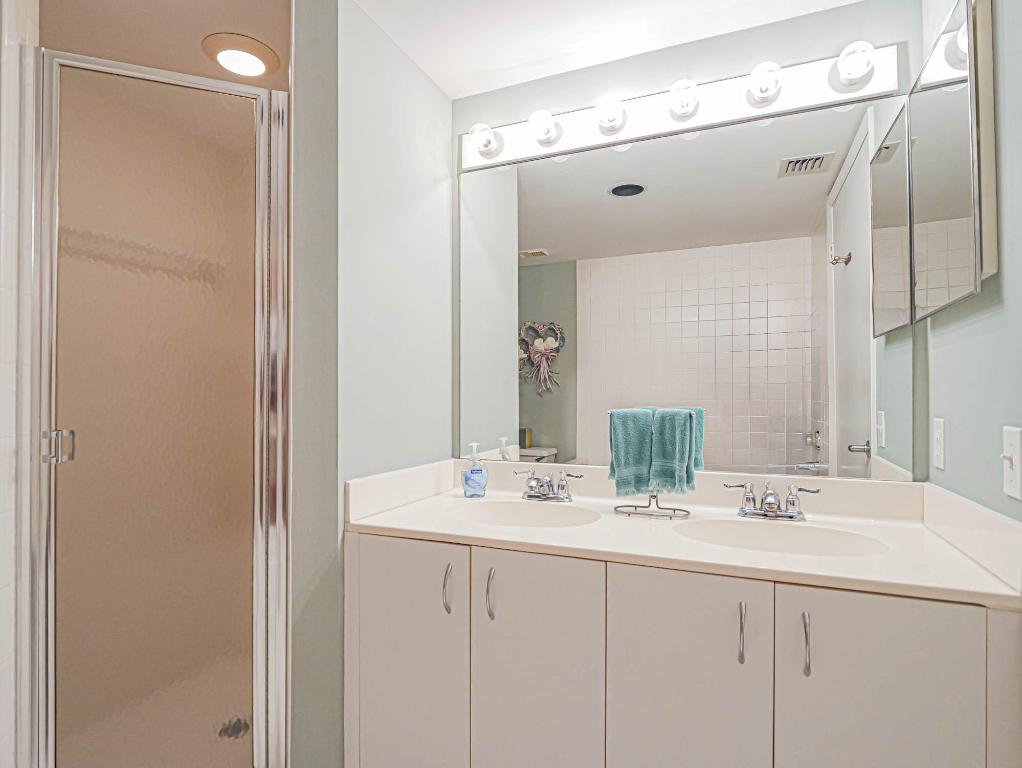 AQUANIQUE OCEAN CLUB, A CONDOMINIUM - Residential Lease