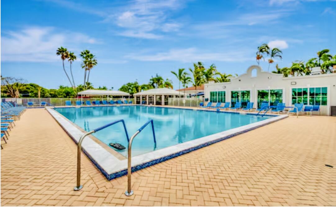 HUNTINGTON POINTE - Residential