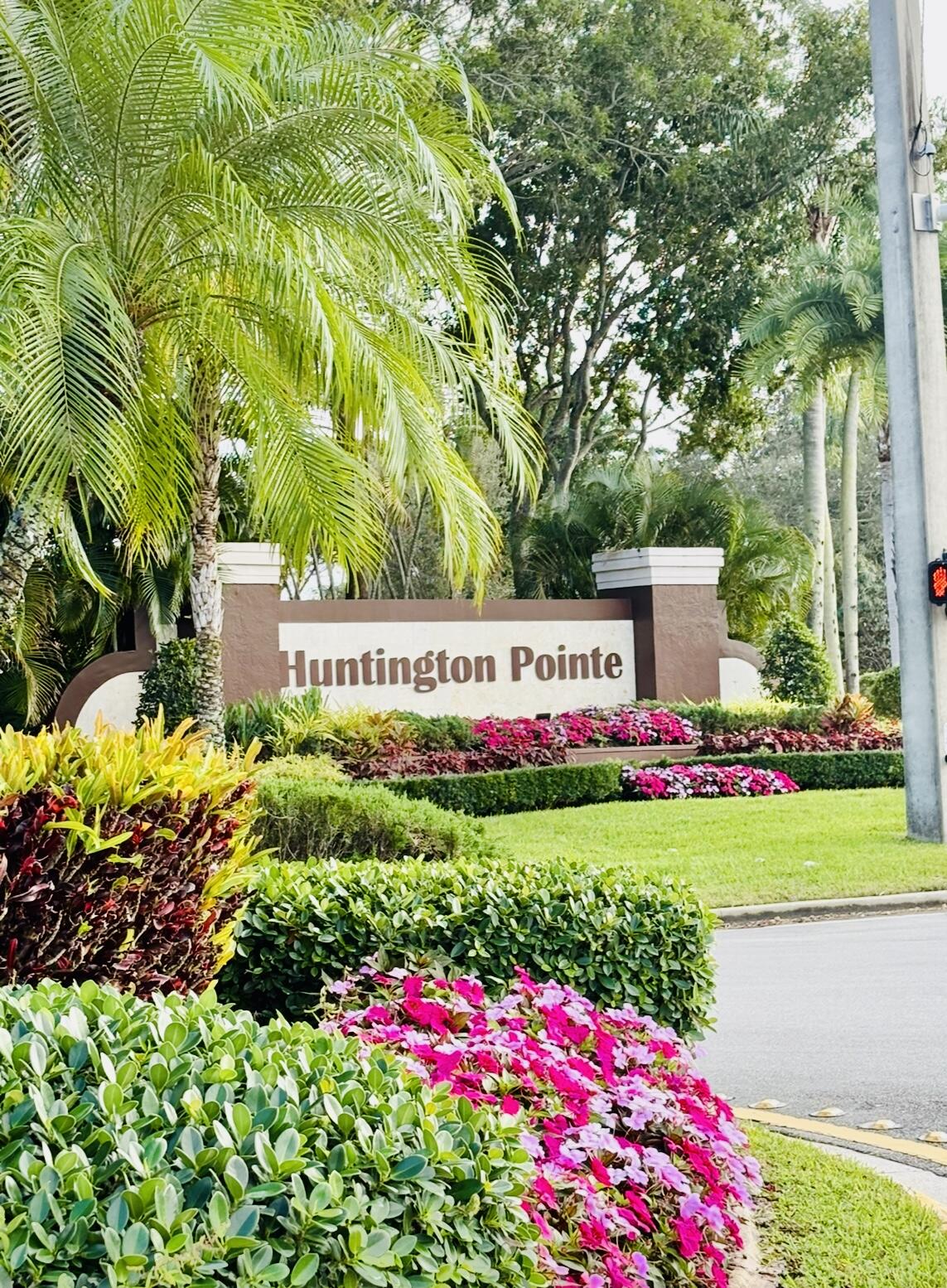 HUNTINGTON POINTE - Residential