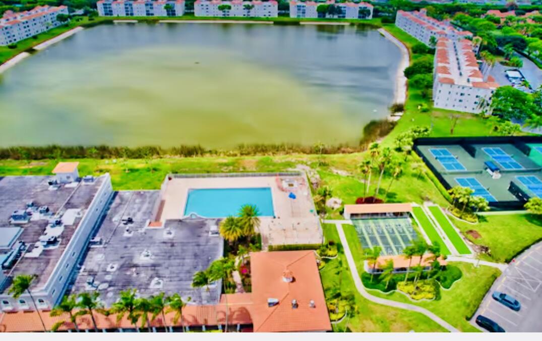 HUNTINGTON POINTE - Residential