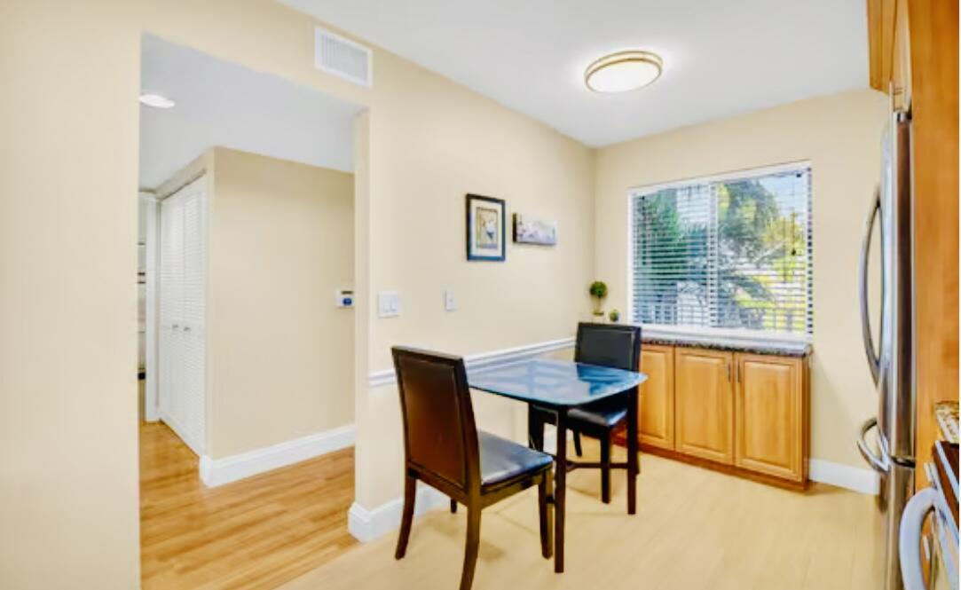 HUNTINGTON POINTE - Residential