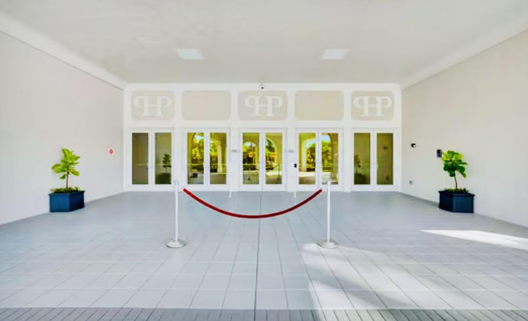 HUNTINGTON POINTE - Residential