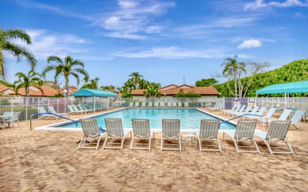 HUNTINGTON POINTE - Residential